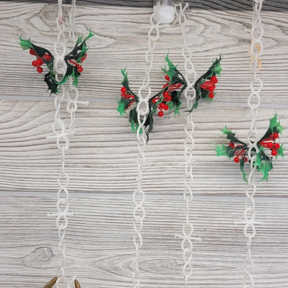 Christmas Blow Mold Angel Chain Garland Plastic Holly Berries 110‎ inch Vtg